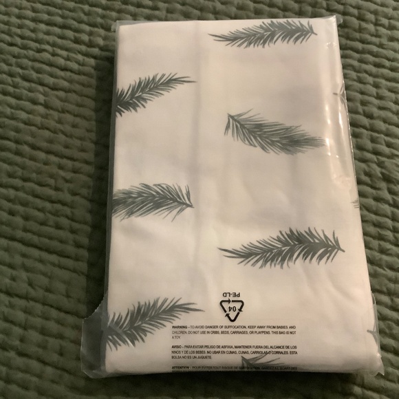 Garnet Hill Three Pine Print Flannel Shams - Picture 3 of 3